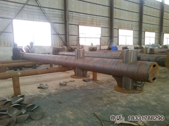 Φ273、Φ325懸臂式交通標(biāo)志桿加工廠家